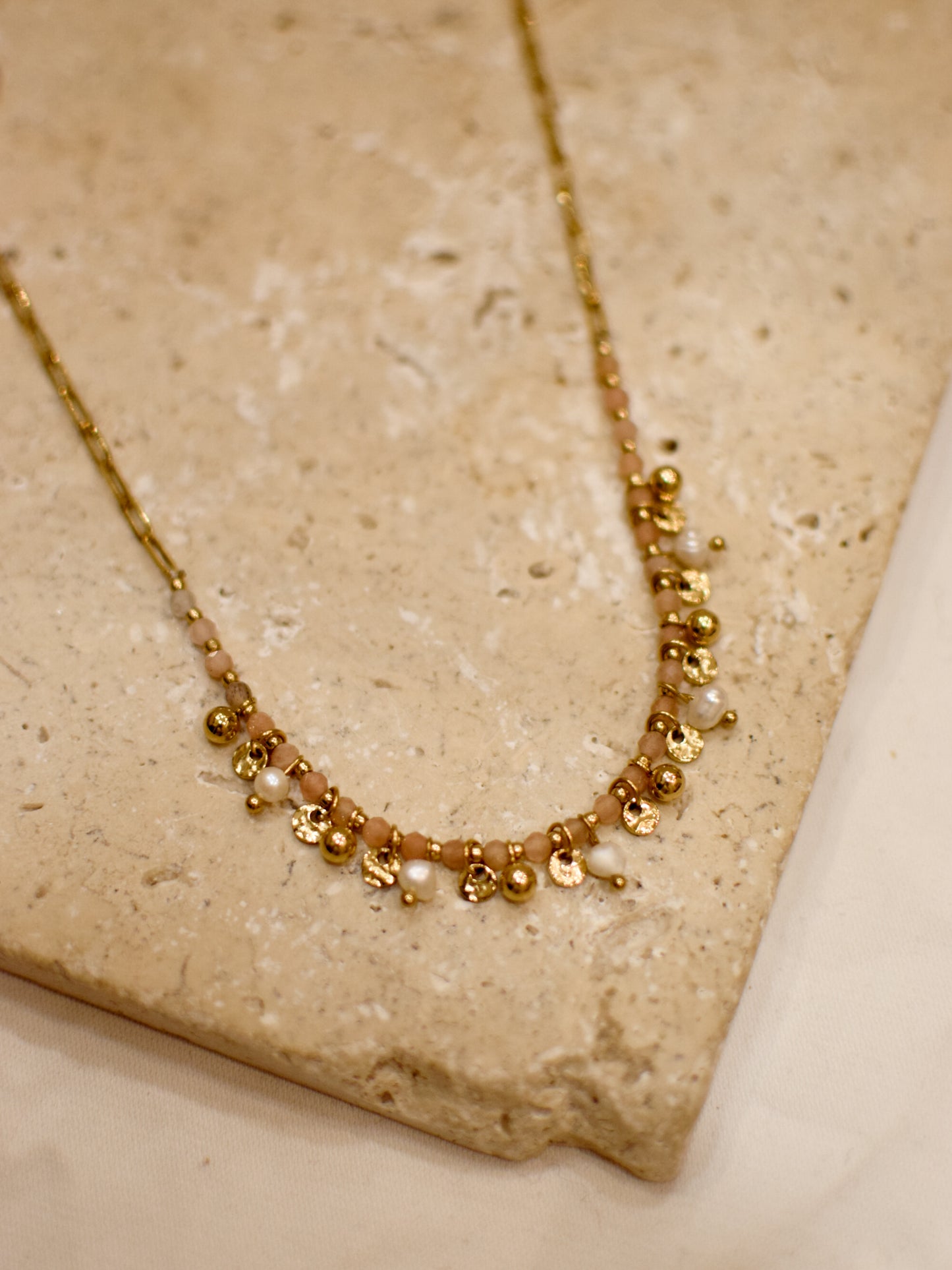 Collier Mae
