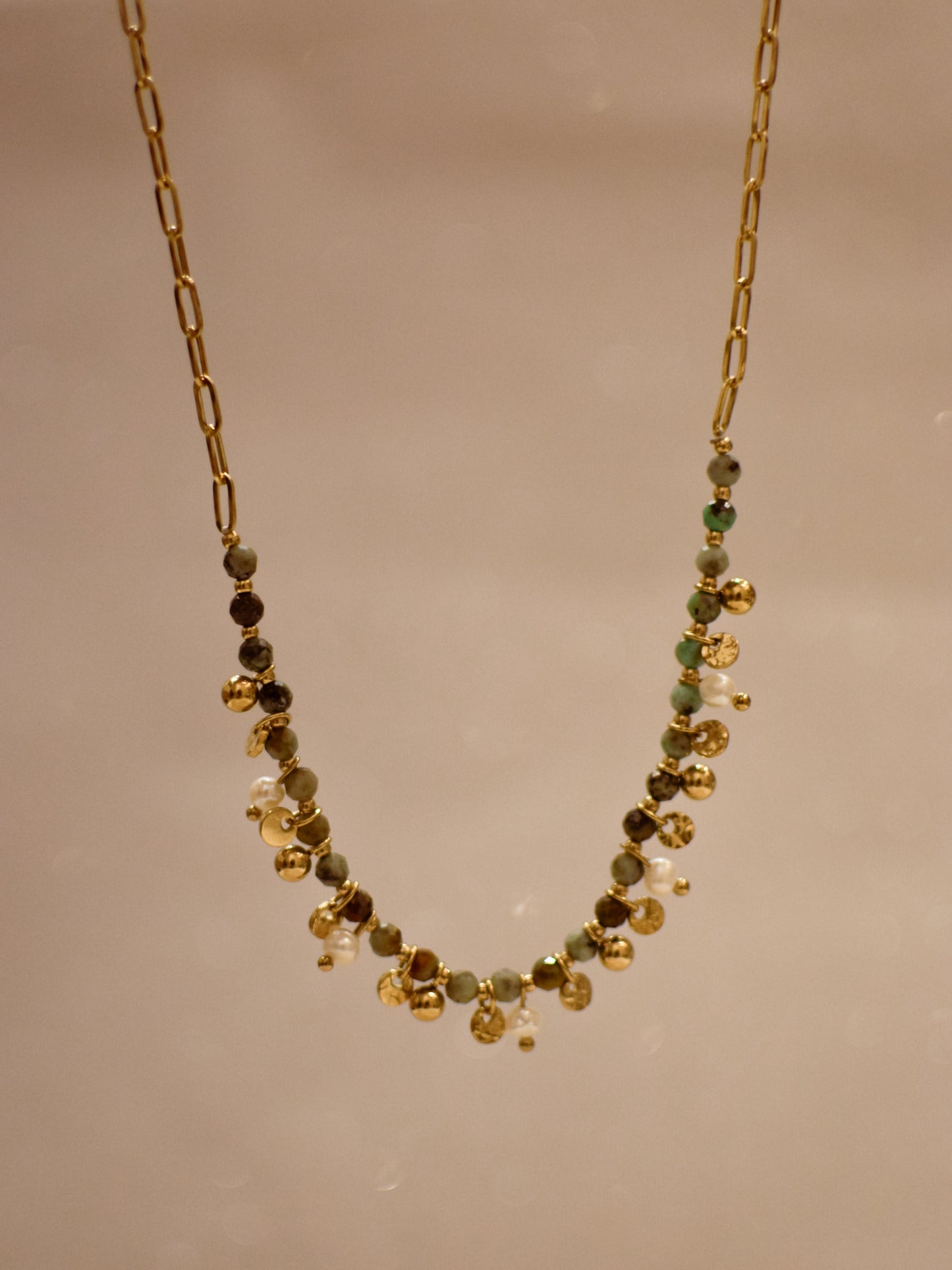 Collier Mae