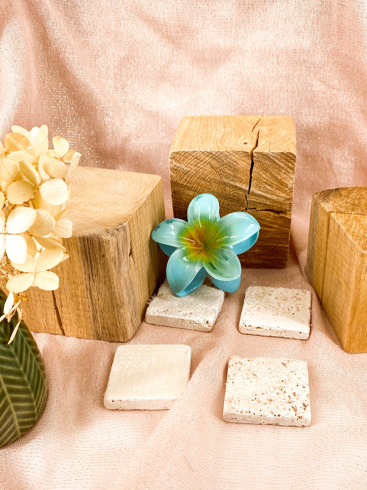 Pince à cheveu fleur nuances de bleu foncé orange