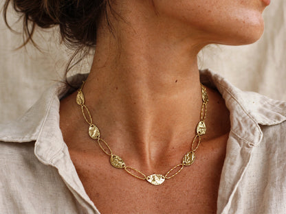 Collier DOUGLAS